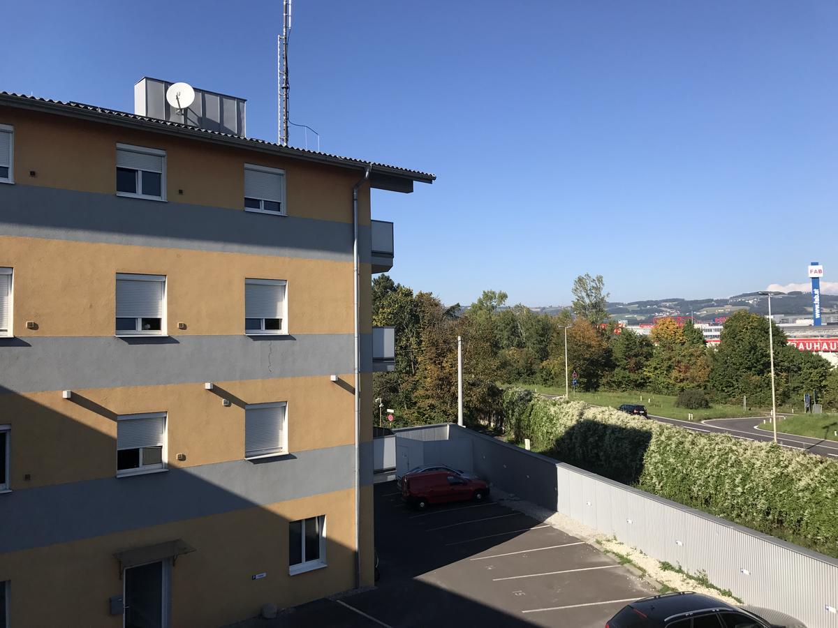 Montagehotel Living@Linz Zewnętrze zdjęcie